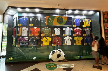 Futebol: Shopping Jardins recebe exposição de camisas históricas