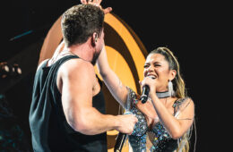 Yasmin Sensação realiza pocket show gratuito em Aracaju