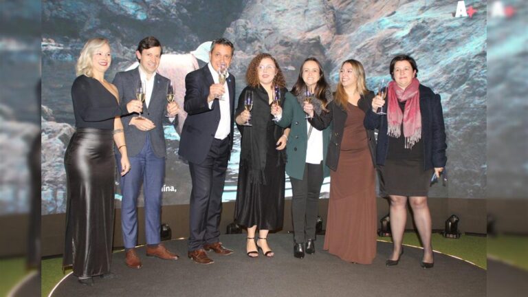 Em evento sensorial, trade turístico conhece novo posicionamento de marca de Aruba; fotos