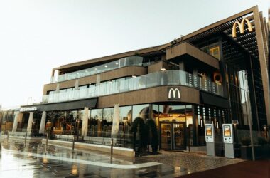 McDonald’s de três andares é inaugurado na Disneyland Paris