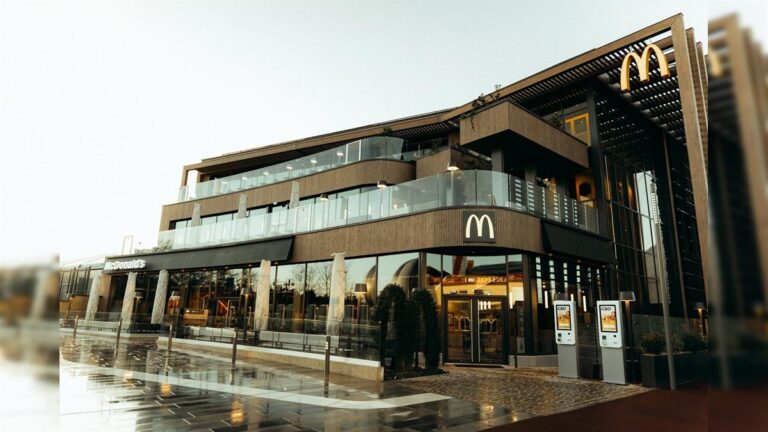 McDonald’s de três andares é inaugurado na Disneyland Paris
