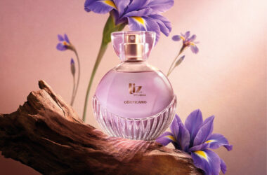 Com ingrediente raro da perfumaria internacional, O Boticário redefine o amadeirado feminino no lançamento de Liz D’Essence 