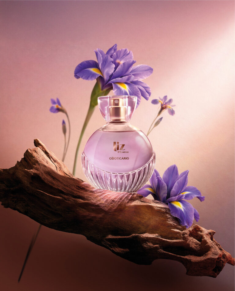 Com ingrediente raro da perfumaria internacional, O Boticário redefine o amadeirado feminino no lançamento de Liz D’Essence 