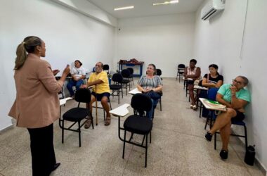Fundat e Abrasel orientam alunos sobre empreendedorismo no setor de alimentação
