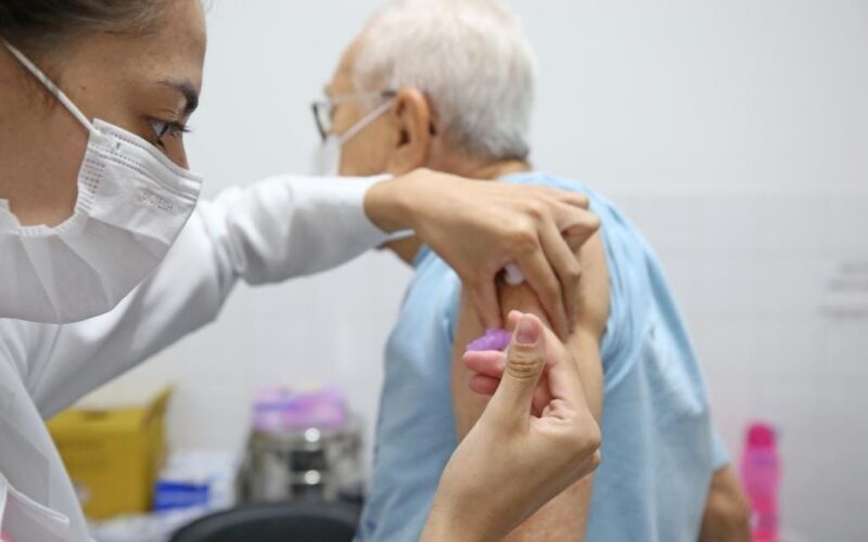 Prefeitura de Aracaju amplia proteção contra pneumonia e meningite com oferta da vacina Pneumo 20