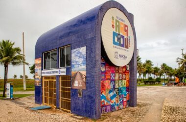 Prefeitura entrega novo Centro de Atendimento ao Turista na Orla de Atalaia