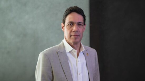 Reforma tributária exigirá adaptação do mercado imobiliário, avalia Jorge Santos, presidente da ABMI