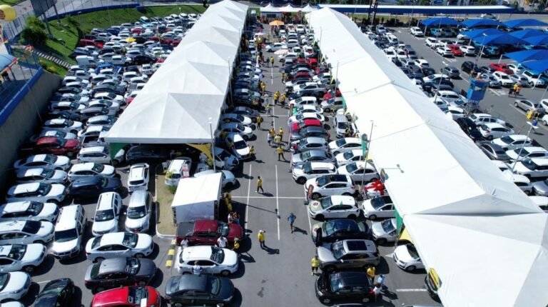Gigantes de Sergipe reúne cerca de mil carros e motos em feirão de três dias em Aracaju