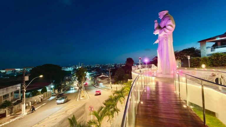 Aracaju ganha mirante com Santo Antônio de 12 metros