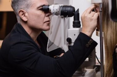 Especialista em retina explica como descoberta premiada com Nobel de Medicina pode ajudar a recuperar a visão
