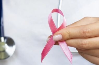 Advogado previdenciário explica os direitos das mulheres com câncer de mama durante o tratamento